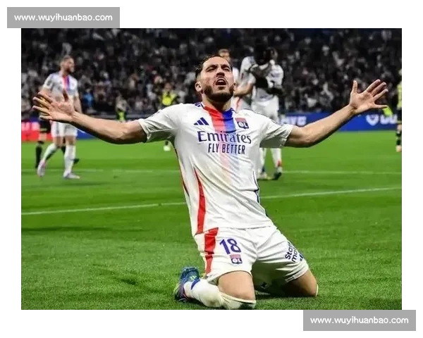 曼城世俱杯首战备战训练：新援谢尔基、赖因德斯合练亮相