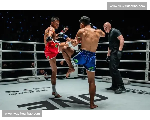 舍身踢两度读秒!苏阿布莱克踢拳首秀震撼 KO 桑阿希提 舍身踢两度读秒!苏阿布莱克踢拳首秀震撼 KO 桑阿希提